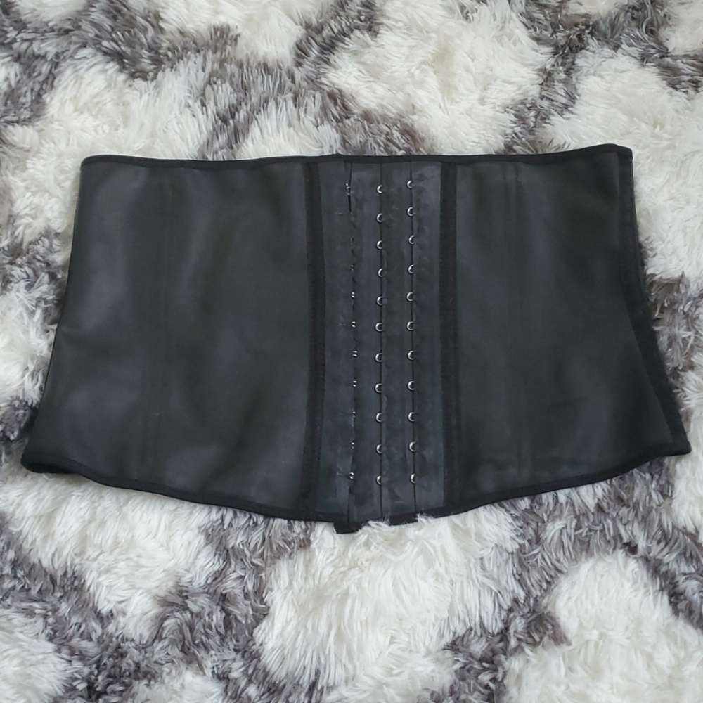 NWOT Latex Waist Trainer PLUS SIZE